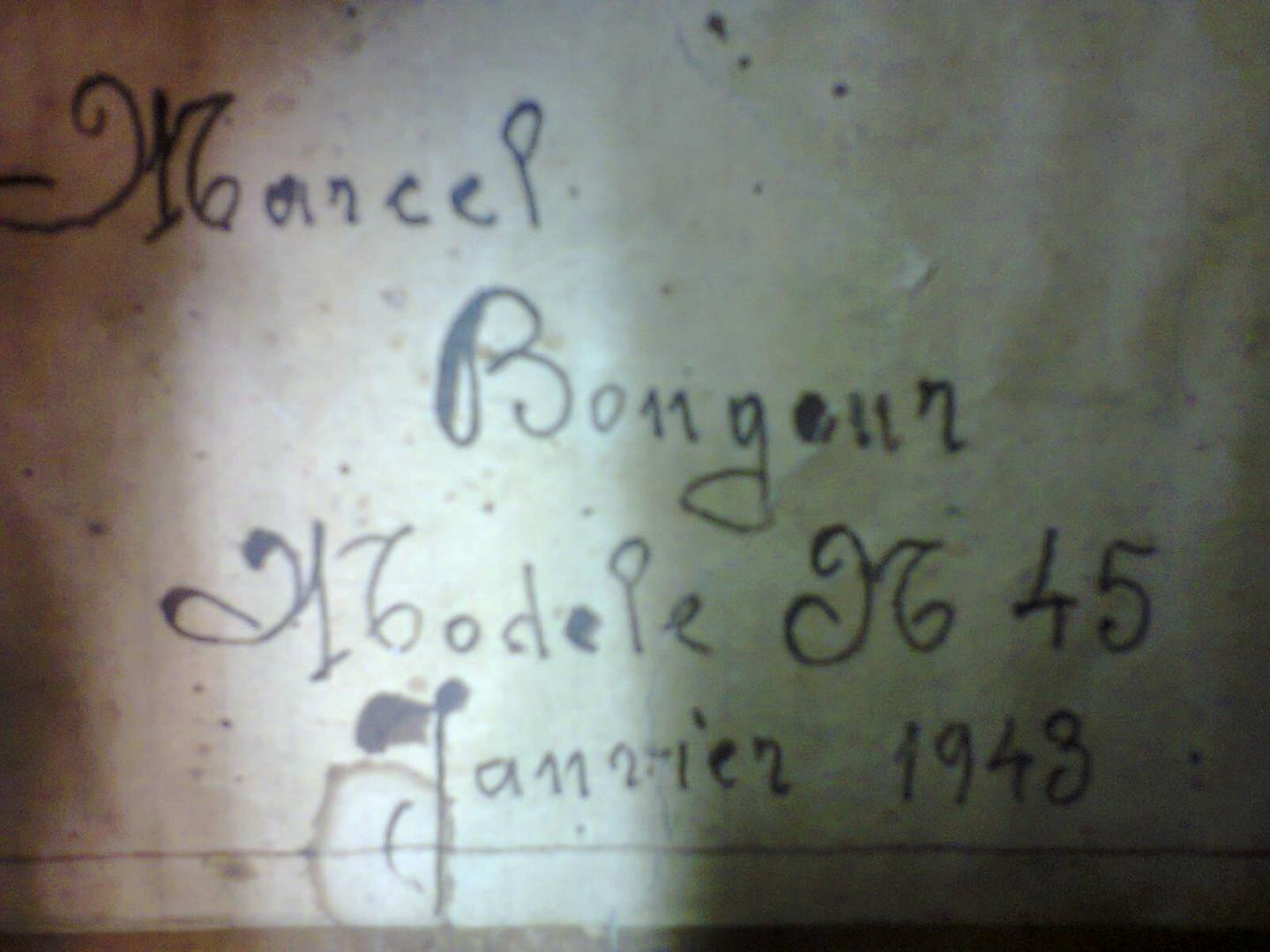 MARCEL ''BONGEUR'' M45 - 1943 GUITARE ACOUSTIQUE JAZZ ARTISANALE FAITE A LA MAIN EN France PAR MARCEL ''BONGEUR'' EN JANVIER 1943 ENTIEREMENT BOIS MASSIF.